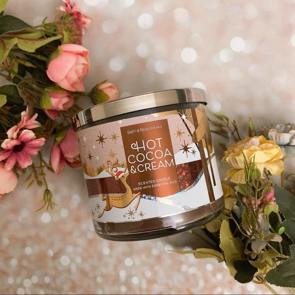 Bath and body work hot cocoa and cream candle